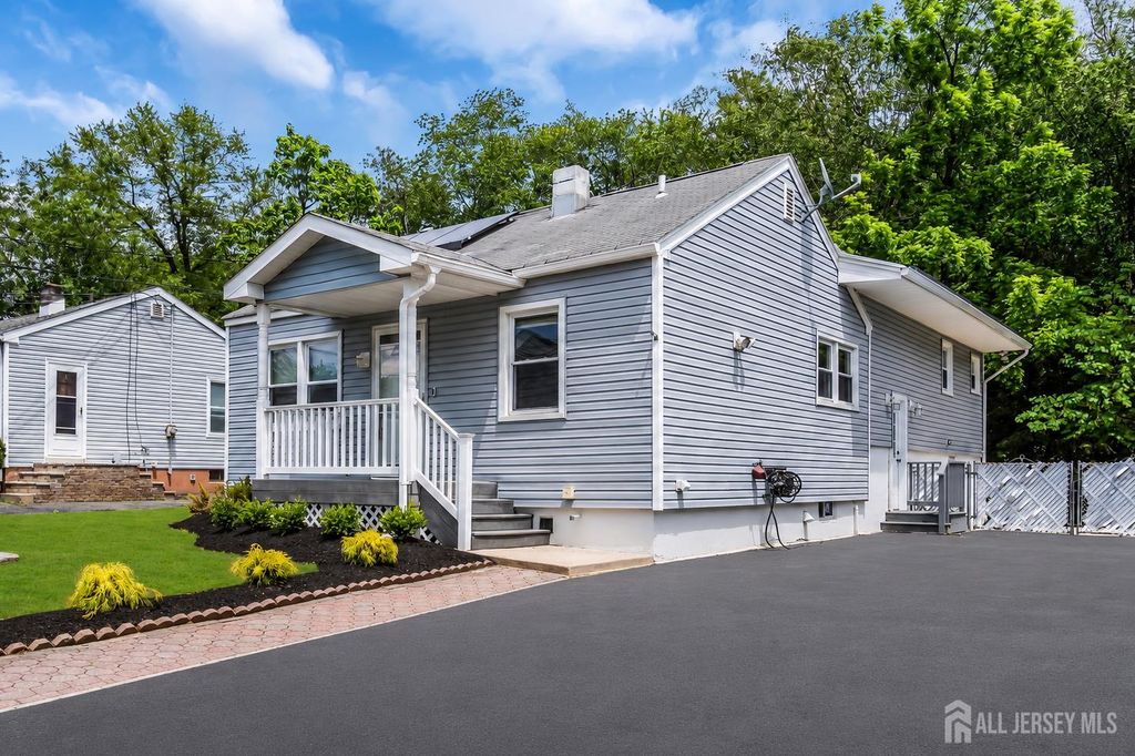 23 Old Forge Road, Helmetta, NJ 08828