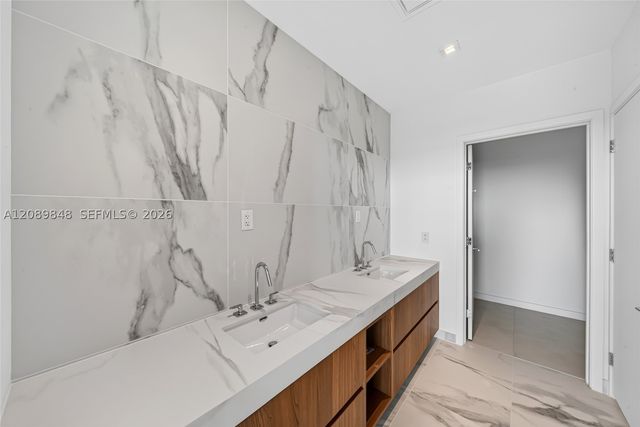 1400 Biscayne Blvd 705, Miami, FL 33132