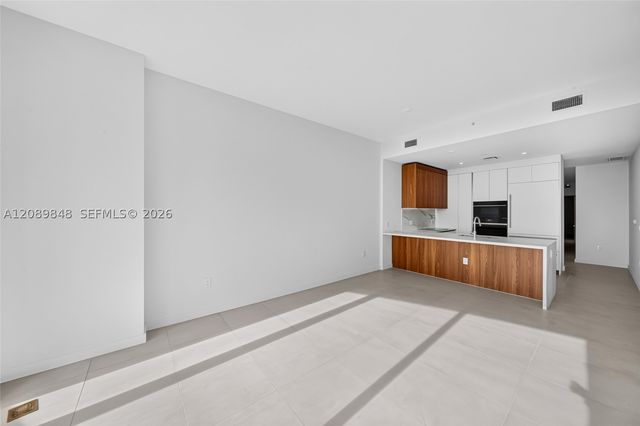 1400 Biscayne Blvd 705, Miami, FL 33132