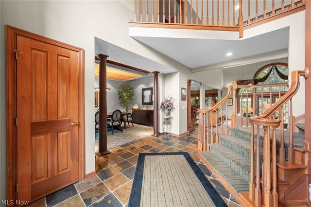 5808 Pinehurst Court, Highland Heights, OH 44143