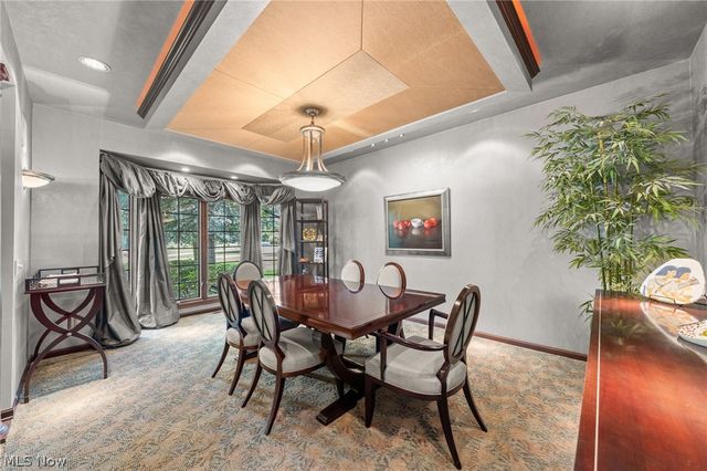 5808 Pinehurst Court, Highland Heights, OH 44143