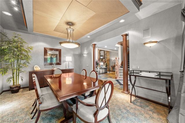 5808 Pinehurst Court, Highland Heights, OH 44143