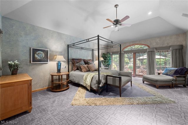 5808 Pinehurst Court, Highland Heights, OH 44143