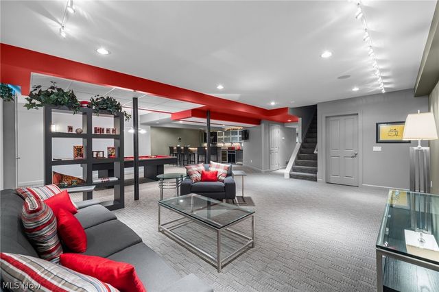5808 Pinehurst Court, Highland Heights, OH 44143