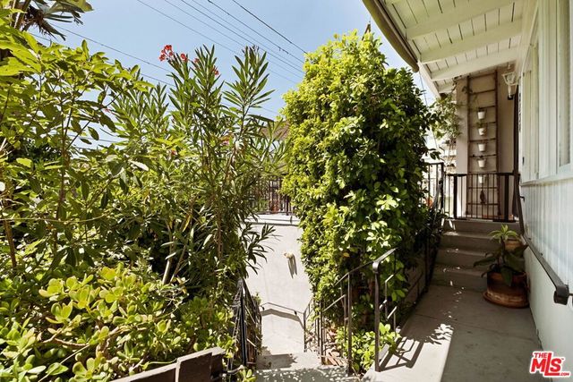 2132 Vine Street, Los Angeles, CA 90068