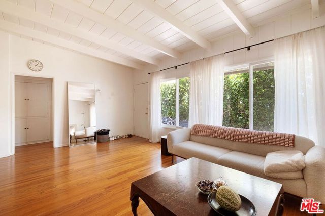 2132 Vine Street, Los Angeles, CA 90068