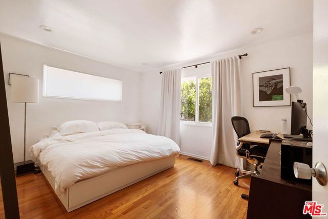 2132 Vine Street, Los Angeles, CA 90068