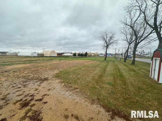 615 S 6TH Avenue, De Witt, IA 52742