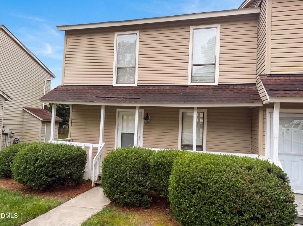 104 Arbuckle Lane, Cary, NC 27511