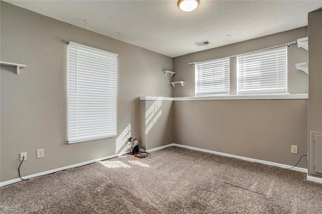 980 W Elizabeth Street, Olathe, KS 66061