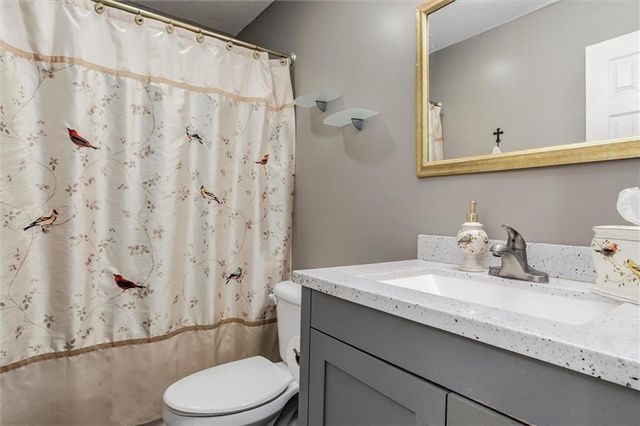 980 W Elizabeth Street, Olathe, KS 66061