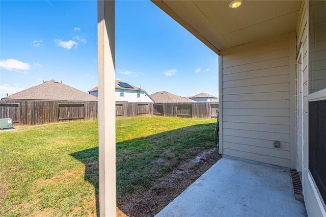 736 Scenic Lake Drive, La Marque, TX 77568