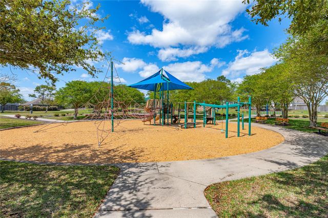 736 Scenic Lake Drive, La Marque, TX 77568