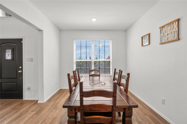 736 Scenic Lake Drive, La Marque, TX 77568