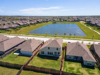 736 Scenic Lake Drive, La Marque, TX 77568