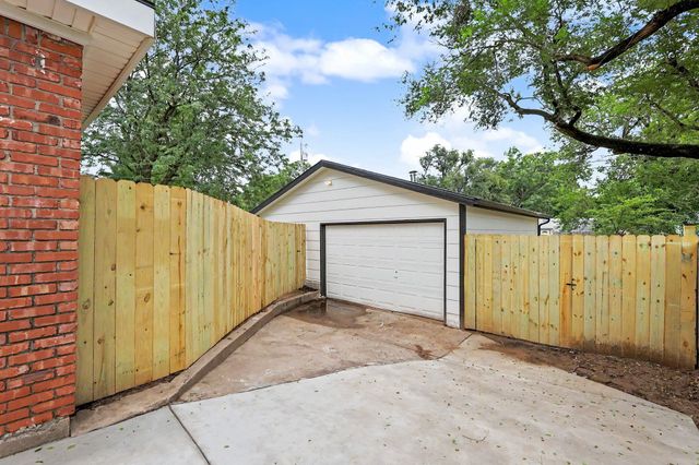 545 S Queen, Maize, KS 67101
