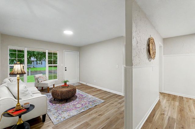 545 S Queen, Maize, KS 67101