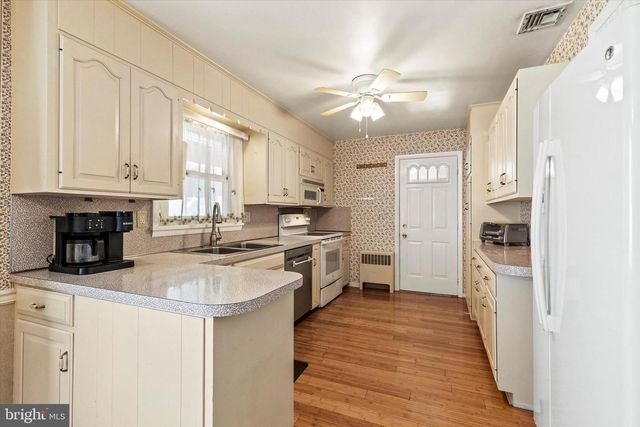 112 KENMAR DR, Palmyra, PA 17078