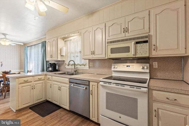 112 KENMAR DR, Palmyra, PA 17078