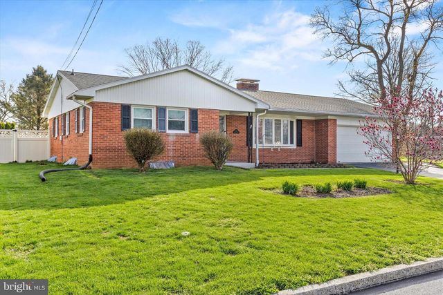 112 KENMAR DR, Palmyra, PA 17078