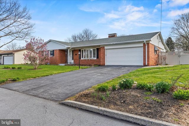 112 KENMAR DR, Palmyra, PA 17078
