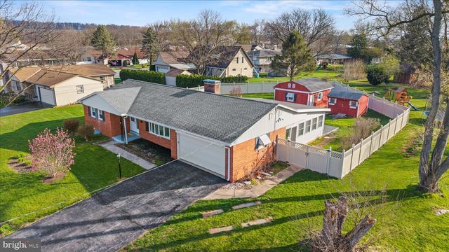 112 KENMAR DR, Palmyra, PA 17078