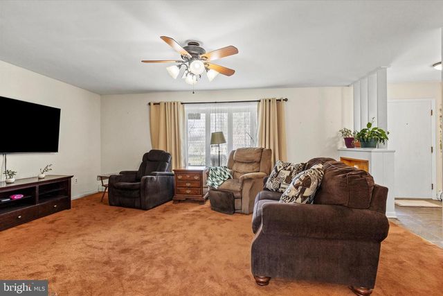 112 KENMAR DR, Palmyra, PA 17078