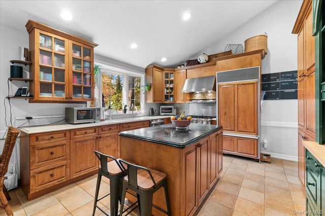 277 W Neck Road, Huntington, NY 11743