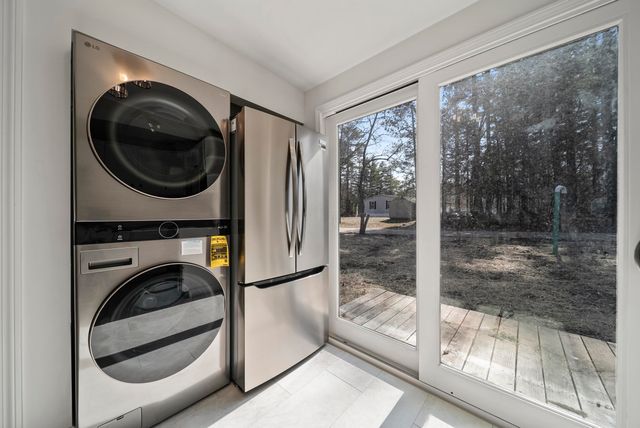 74 Riverside Drive, Fremont, NH 03044