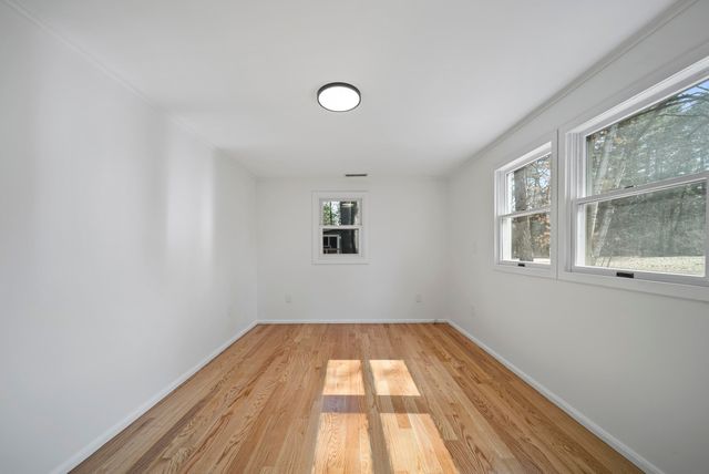 74 Riverside Drive, Fremont, NH 03044