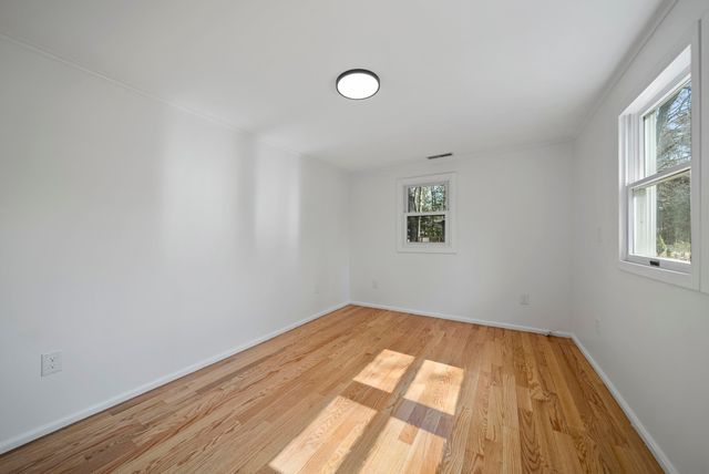 74 Riverside Drive, Fremont, NH 03044