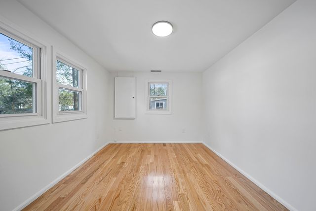 74 Riverside Drive, Fremont, NH 03044