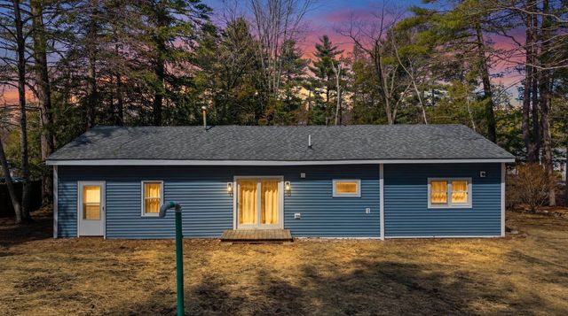 74 Riverside Drive, Fremont, NH 03044