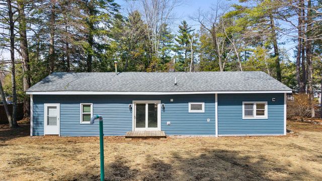 74 Riverside Drive, Fremont, NH 03044