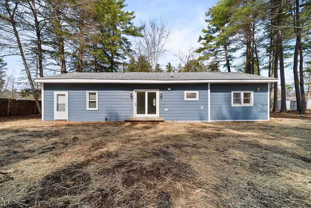 74 Riverside Drive, Fremont, NH 03044