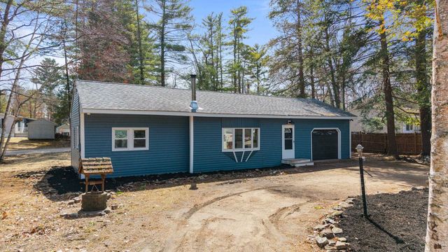 74 Riverside Drive, Fremont, NH 03044
