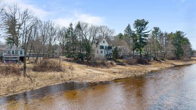 74 Riverside Drive, Fremont, NH 03044