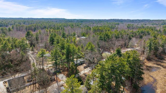 74 Riverside Drive, Fremont, NH 03044