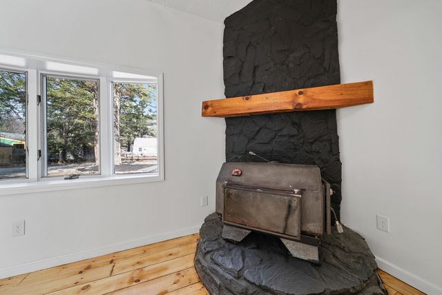 74 Riverside Drive, Fremont, NH 03044