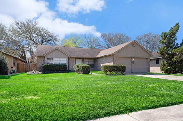 1826 Pilgrims Point Drive, Friendswood, TX 77546