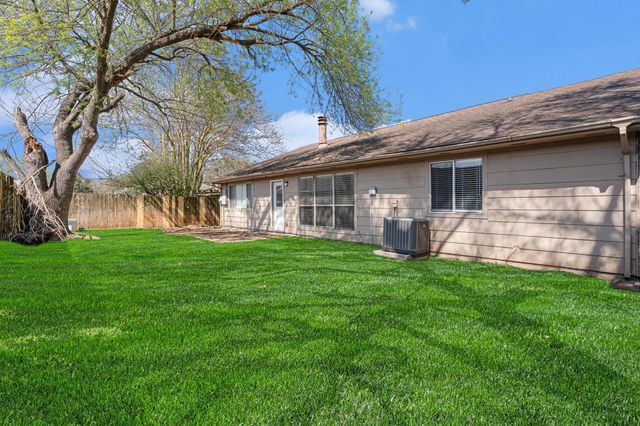 1826 Pilgrims Point Drive, Friendswood, TX 77546