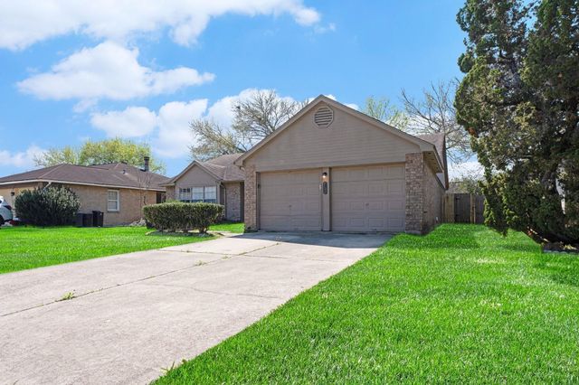 1826 Pilgrims Point Drive, Friendswood, TX 77546