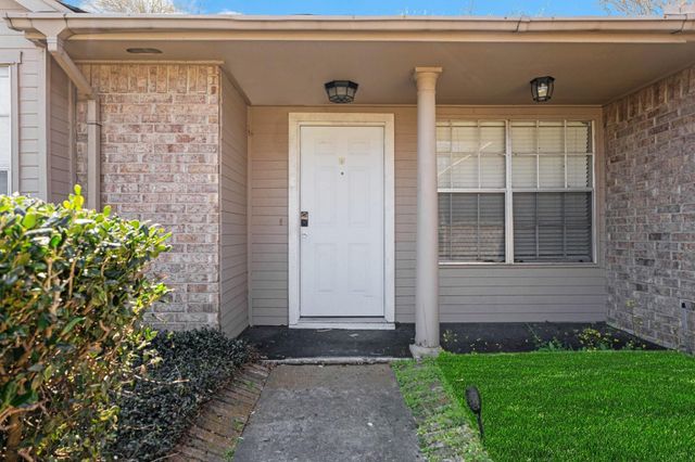 1826 Pilgrims Point Drive, Friendswood, TX 77546