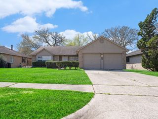 1826 Pilgrims Point Drive, Friendswood, TX 77546