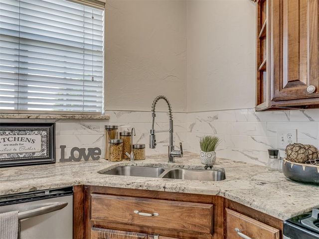 700 Taber Lane, Edmond, OK 73003
