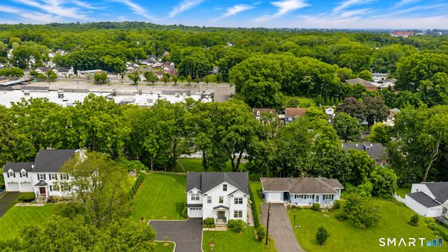 2960 East Main Street, Bridgeport, CT 06610