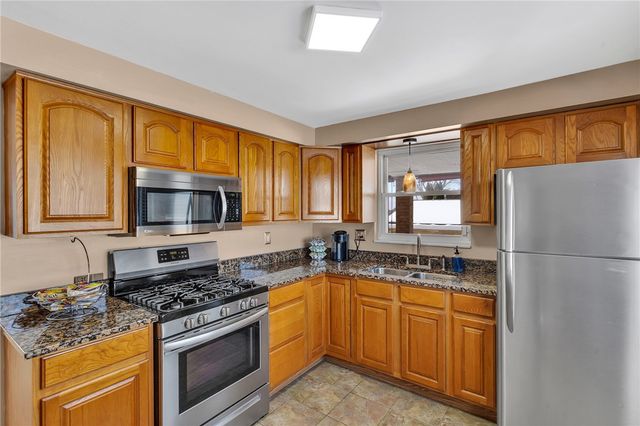 440 Brunner Dr, Monroeville, PA 15146