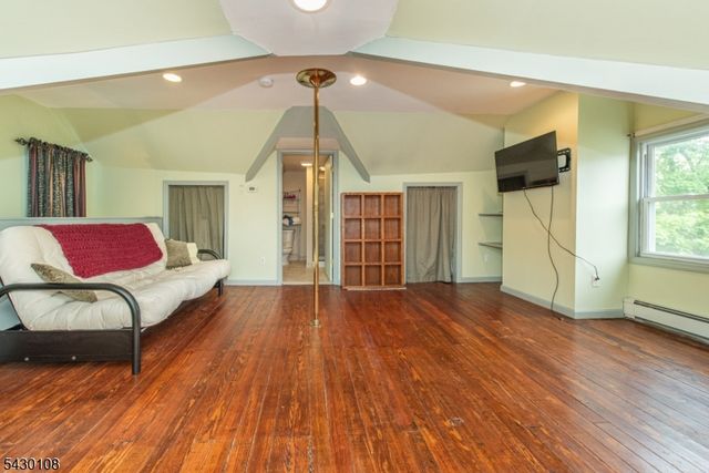 51 Main St, Franklin Boro, NJ 07416