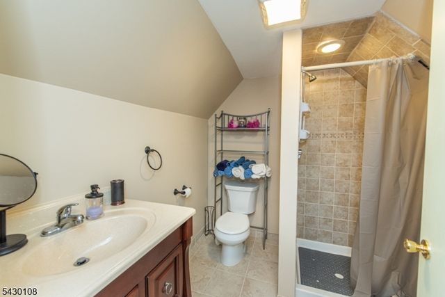 51 Main St, Franklin Boro, NJ 07416