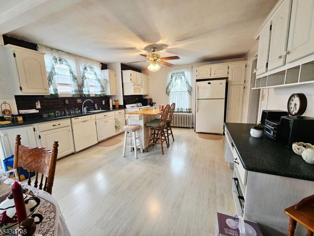 51 Main St, Franklin Boro, NJ 07416